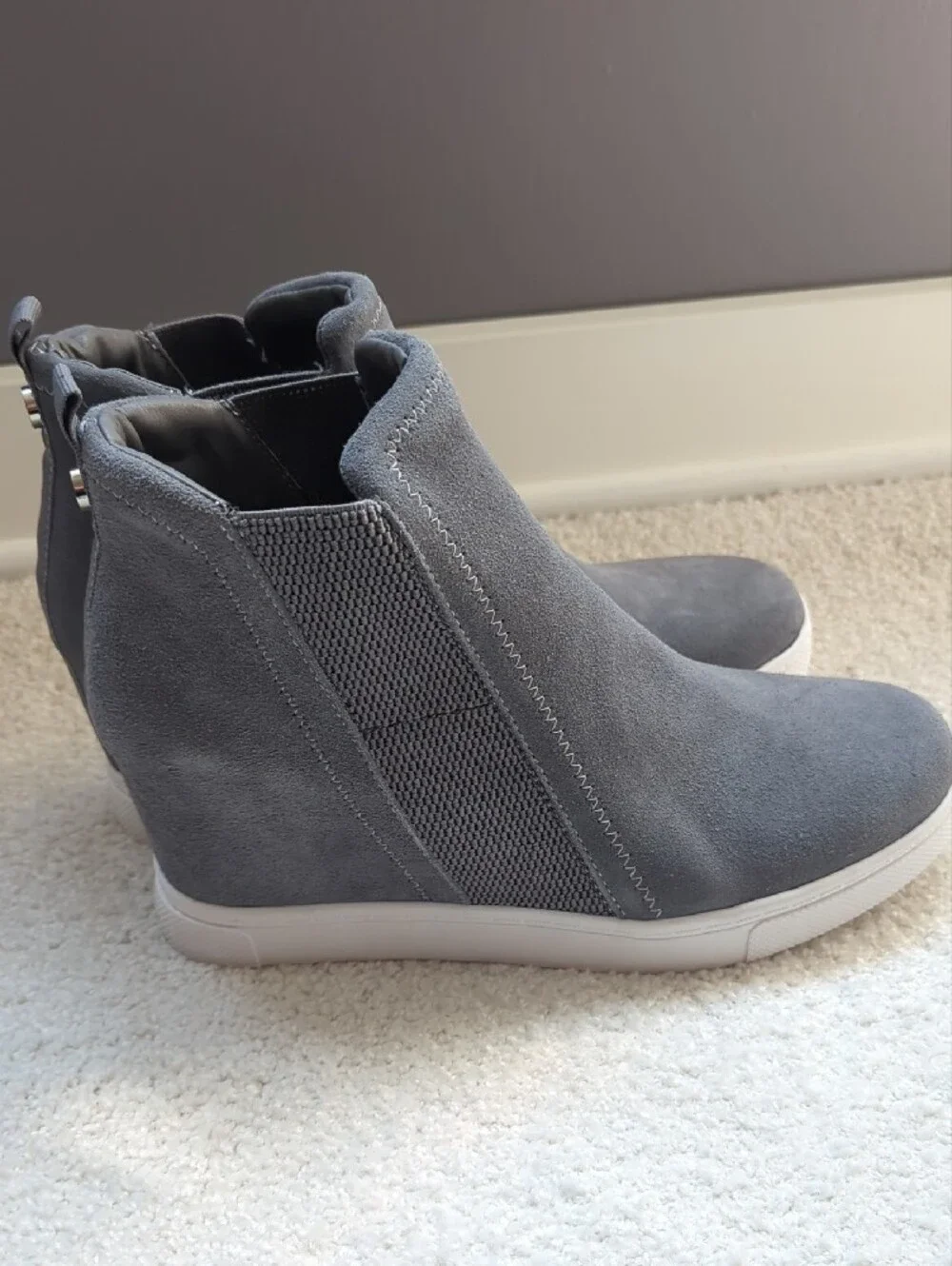 Steve Madden modern gray